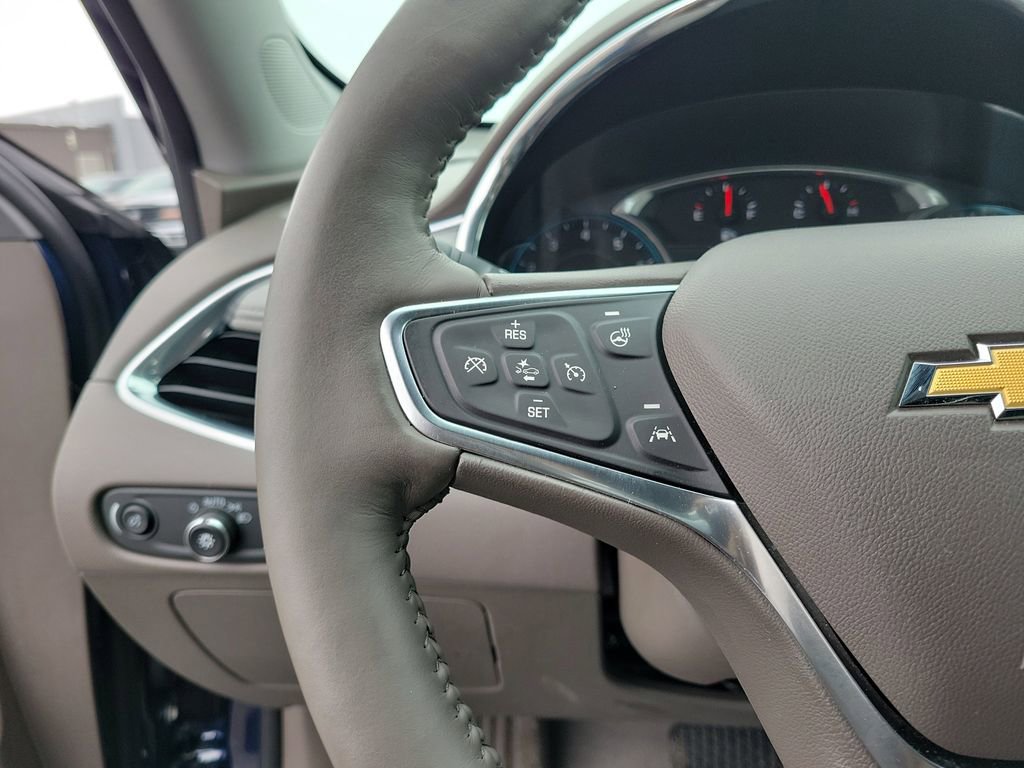 Used 2017 Chevrolet Malibu Premier w/ Driver Confidence Package image 23