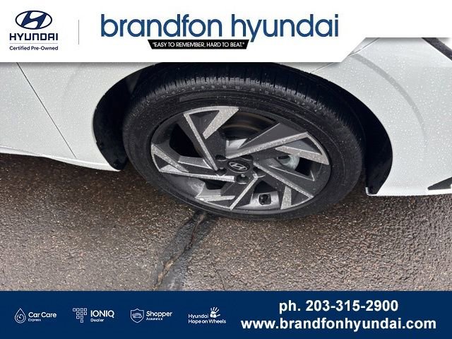 Certified 2025 Hyundai Elantra SEL FWD image 32