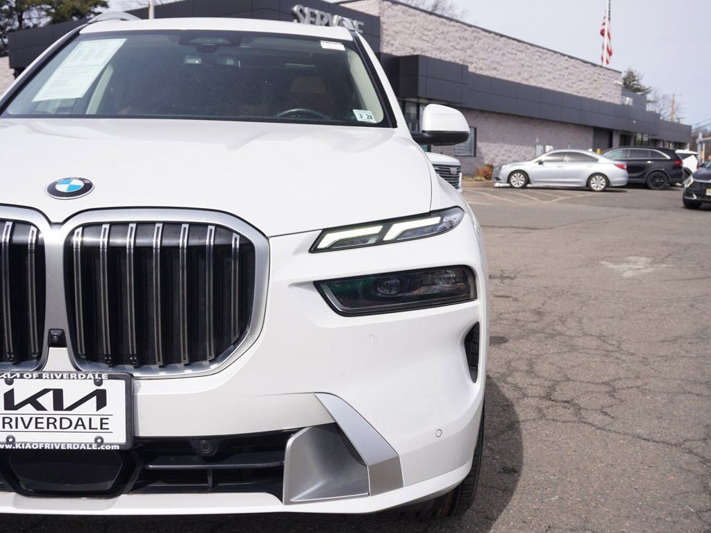 Used 2023 BMW X7 xDrive40i w/ Premium Package image 16