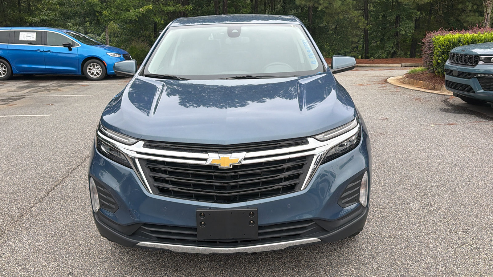 Used 2024 Chevrolet Equinox LT AWD/4WD image 3