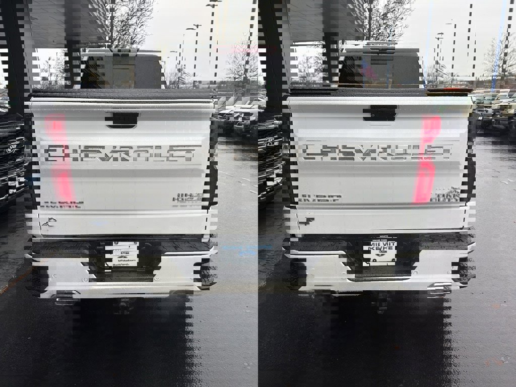 Used 2021 Chevrolet Silverado 1500 High Country w/ Technology Package image 5