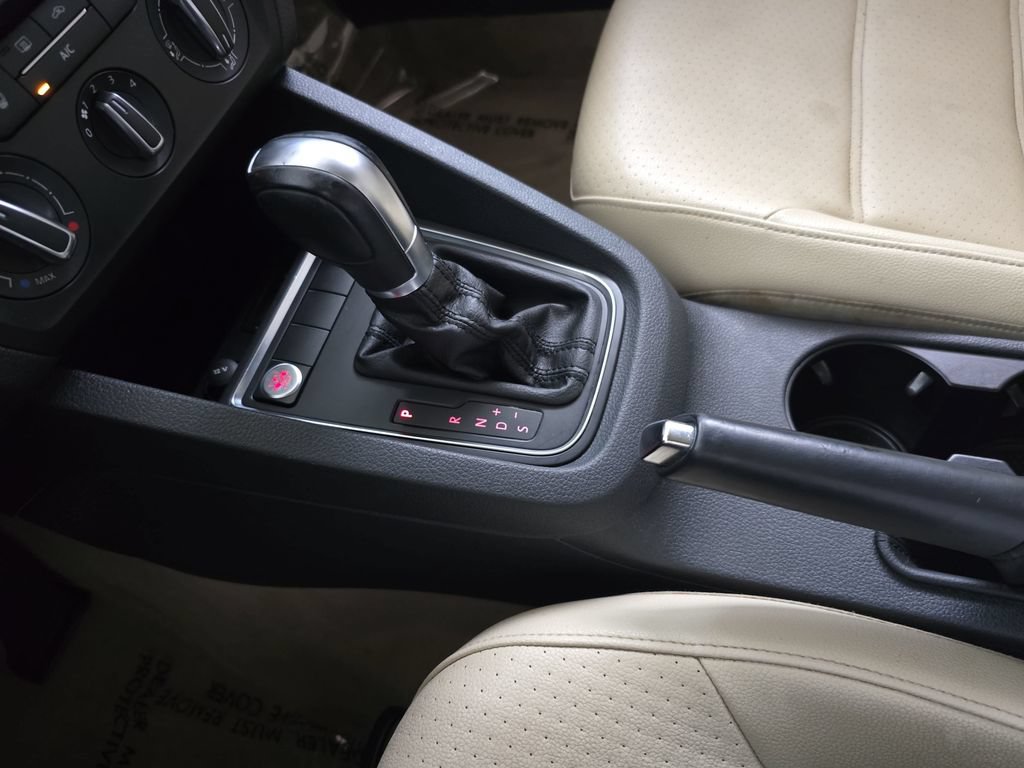 Used 2016 Volkswagen Jetta SE FWD image 25