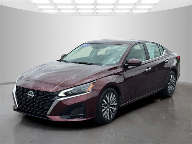 Used 2023 Nissan Altima 2.5 SV image 3