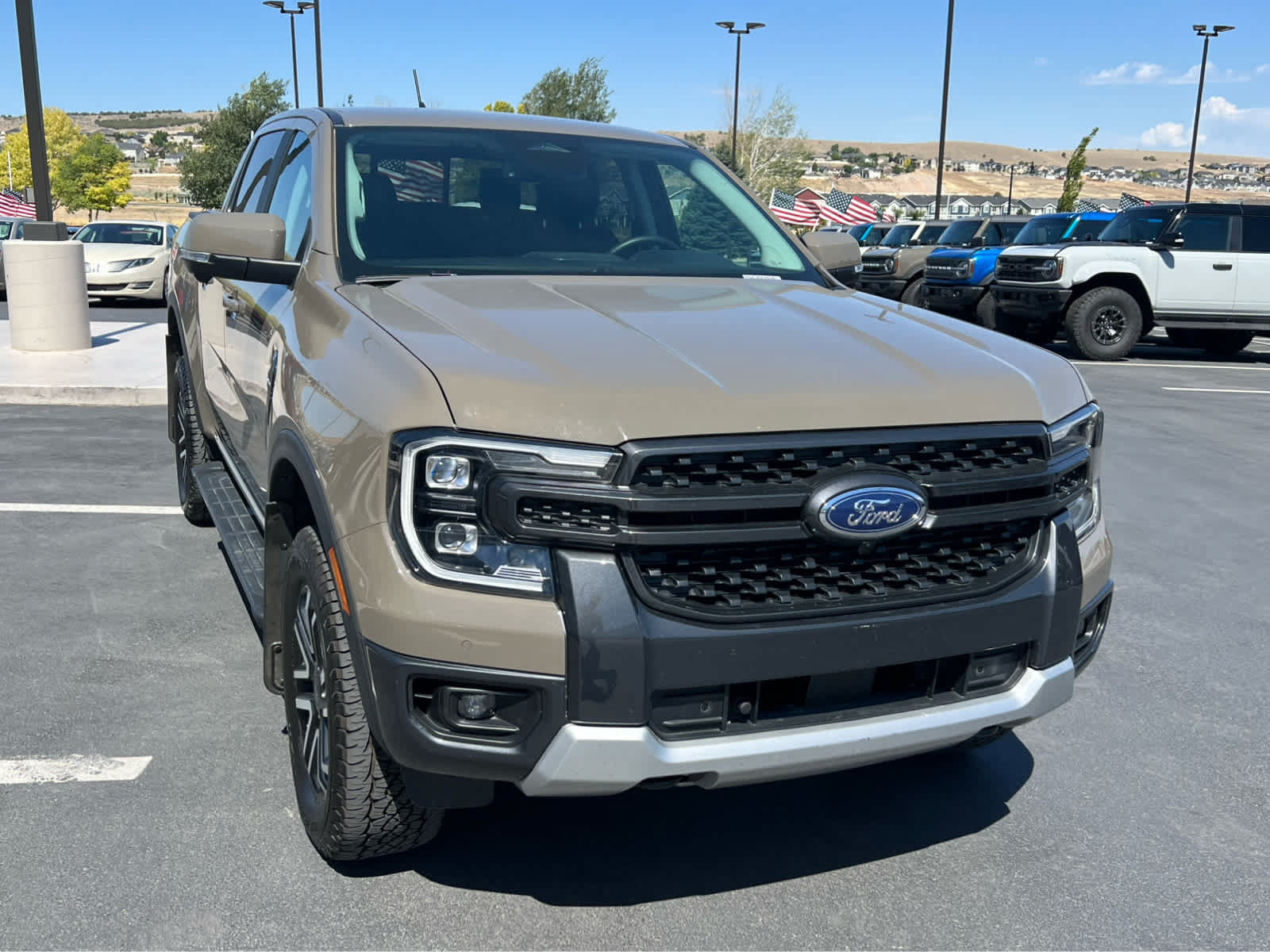 Used 2025 Ford Ranger Lariat w/ FX4 Off-Road Package AWD/4WD image 4