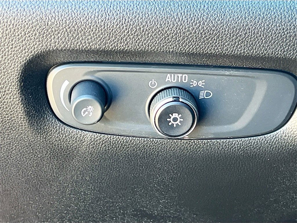 Used 2023 Chevrolet Traverse High Country image 10