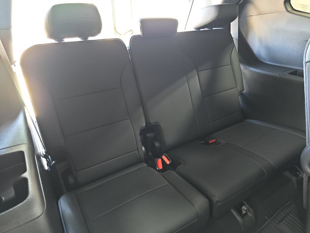 New 2026 Buick Enclave Preferred w/ LPO, Floor Liner Package AWD/4WD image 12