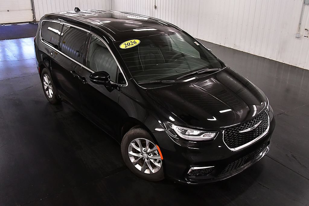Used 2026 Chrysler Pacifica Limited FWD image 12