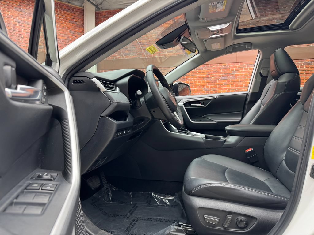 Used 2023 Toyota RAV4 XLE Premium AWD/4WD image 23