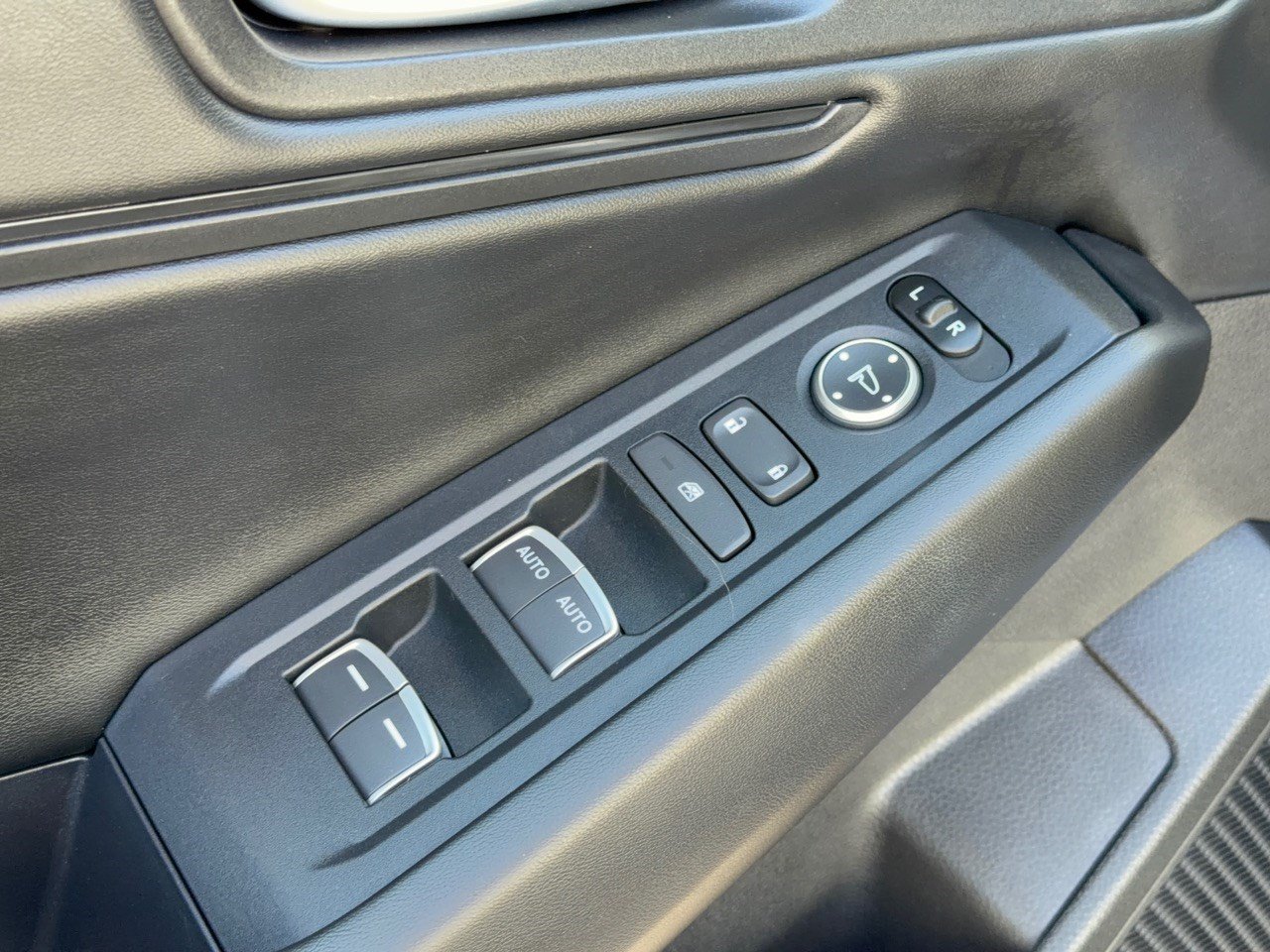 Used 2025 Honda Accord SE image 15