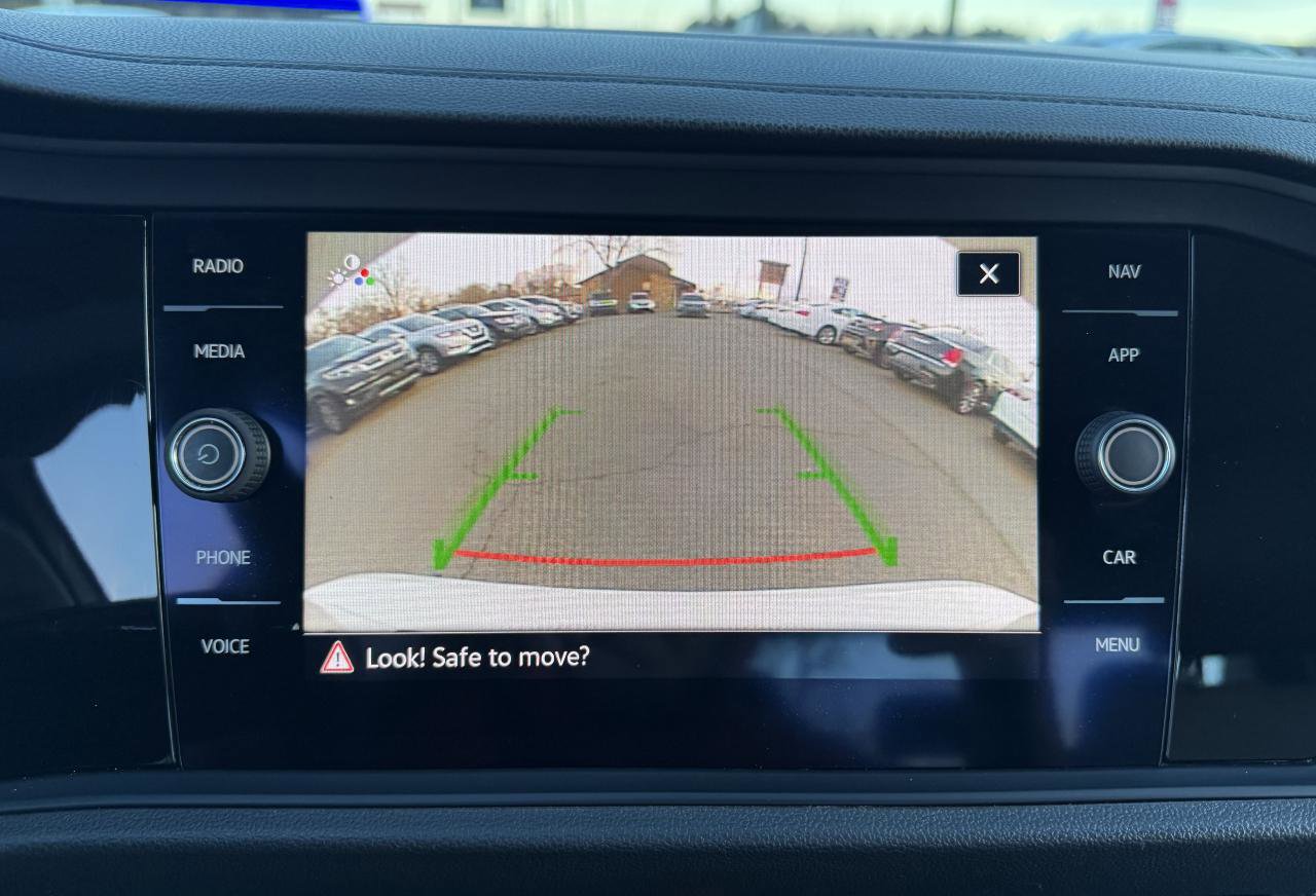 Used 2021 Volkswagen Jetta SEL Premium FWD image 18