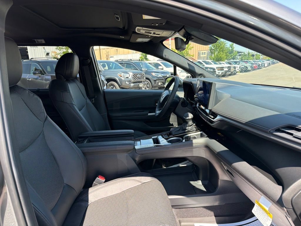 Used 2026 Toyota Sienna Limited FWD image 12