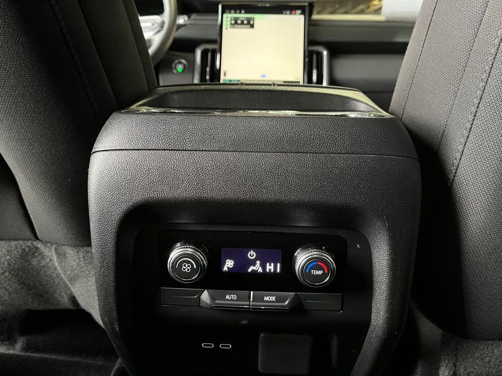 Used 2025 GMC Acadia Elevation image 43