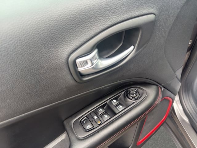 Used 2020 Jeep Compass Trailhawk image 12