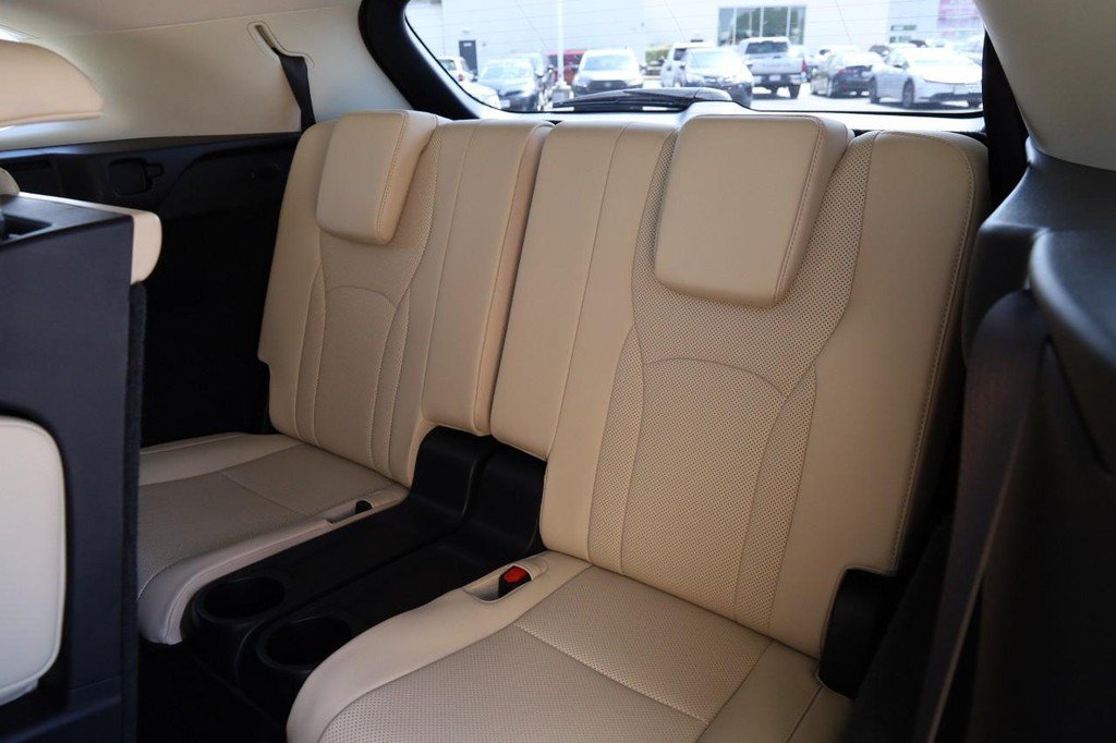 Used 2022 Lexus RX 350L Premium w/ Premium Package AWD/4WD image 12
