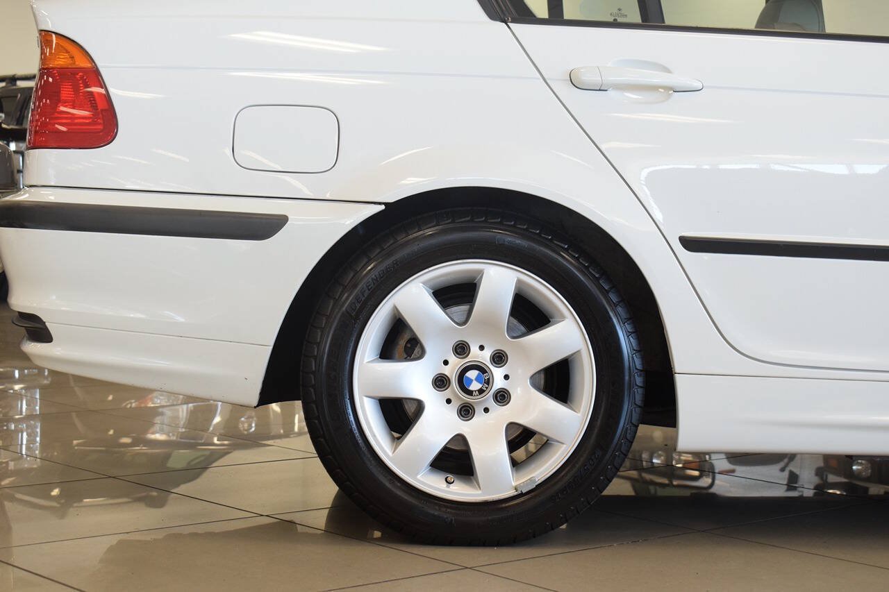 Used 2000 BMW 323i Sedan RWD image 17