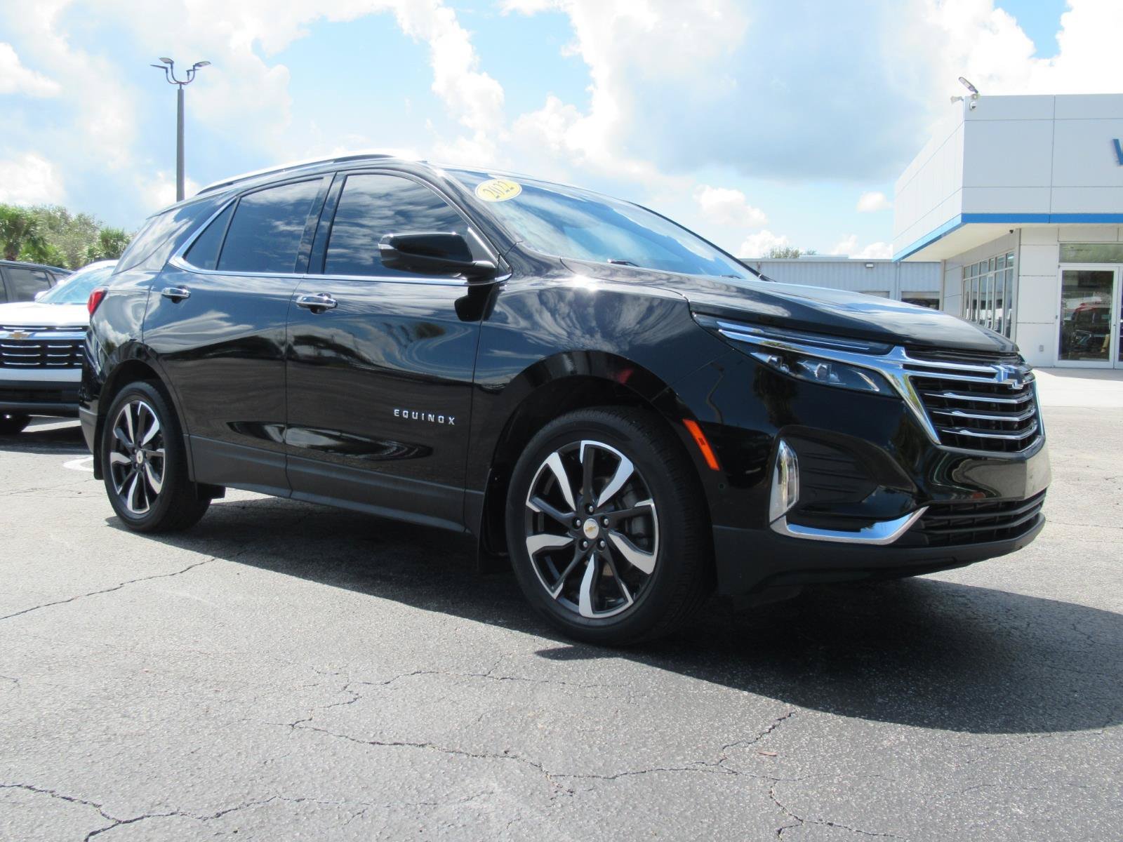 Used 2022 Chevrolet Equinox Premier AWD/4WD image 4