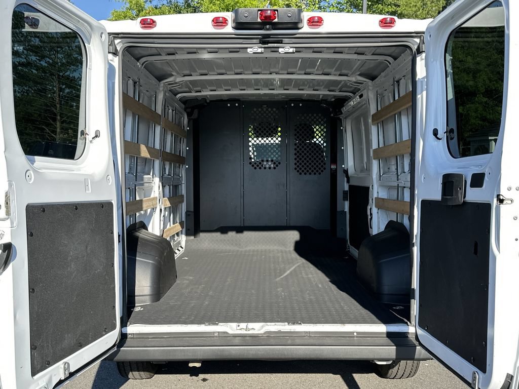 Used 2025 RAM ProMaster 2500 w/ U-Haul Equipment Group FWD image 14