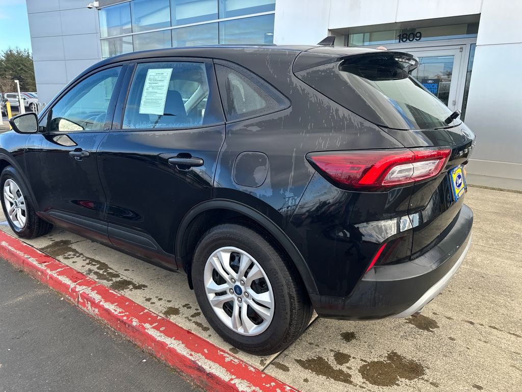 Used 2023 Ford Escape FWD image 2