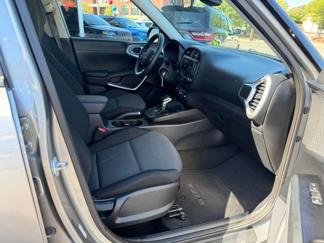 Used 2024 Kia Soul LX w/ Option Group 015 FWD image 23