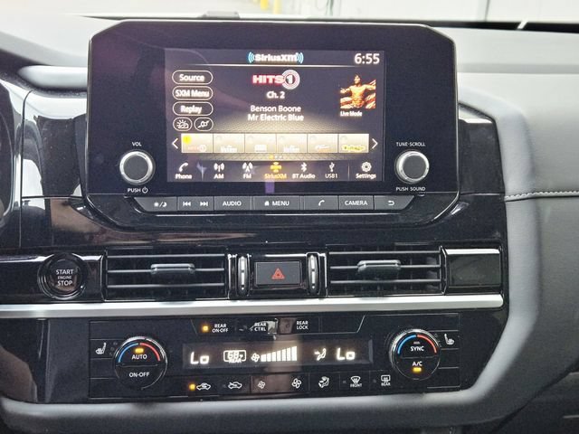 Used 2025 Nissan Pathfinder SV FWD image 23