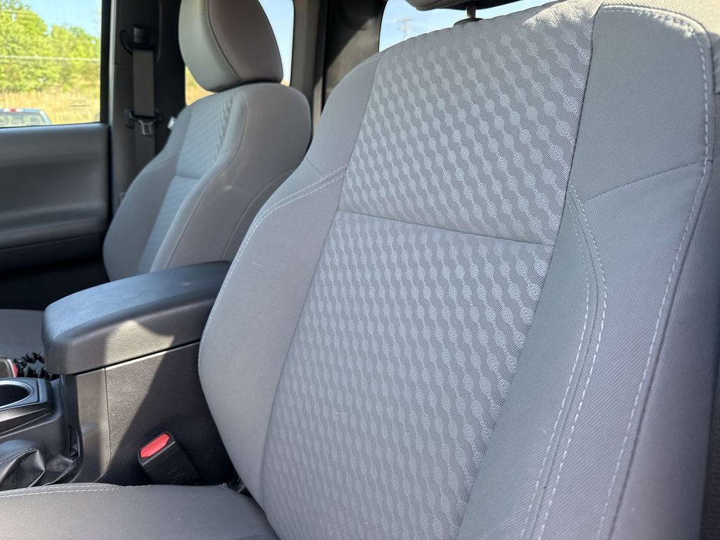 Used 2022 Toyota Tacoma SR AWD/4WD image 8