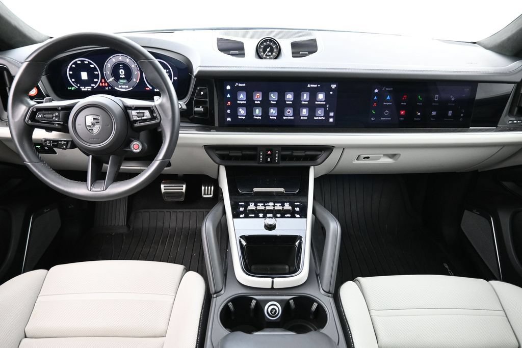Certified 2025 Porsche Cayenne Turbo AWD/4WD image 6