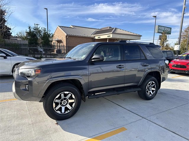 Used 2018 Toyota 4Runner TRD Off-Road image 3