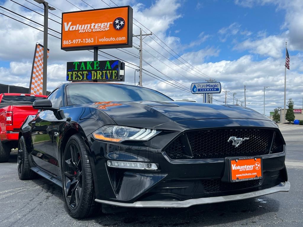Used 2018 Ford Mustang GT RWD image 2