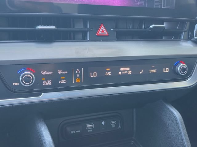 Used 2025 Kia Sportage EX w/ Premium Package FWD image 26