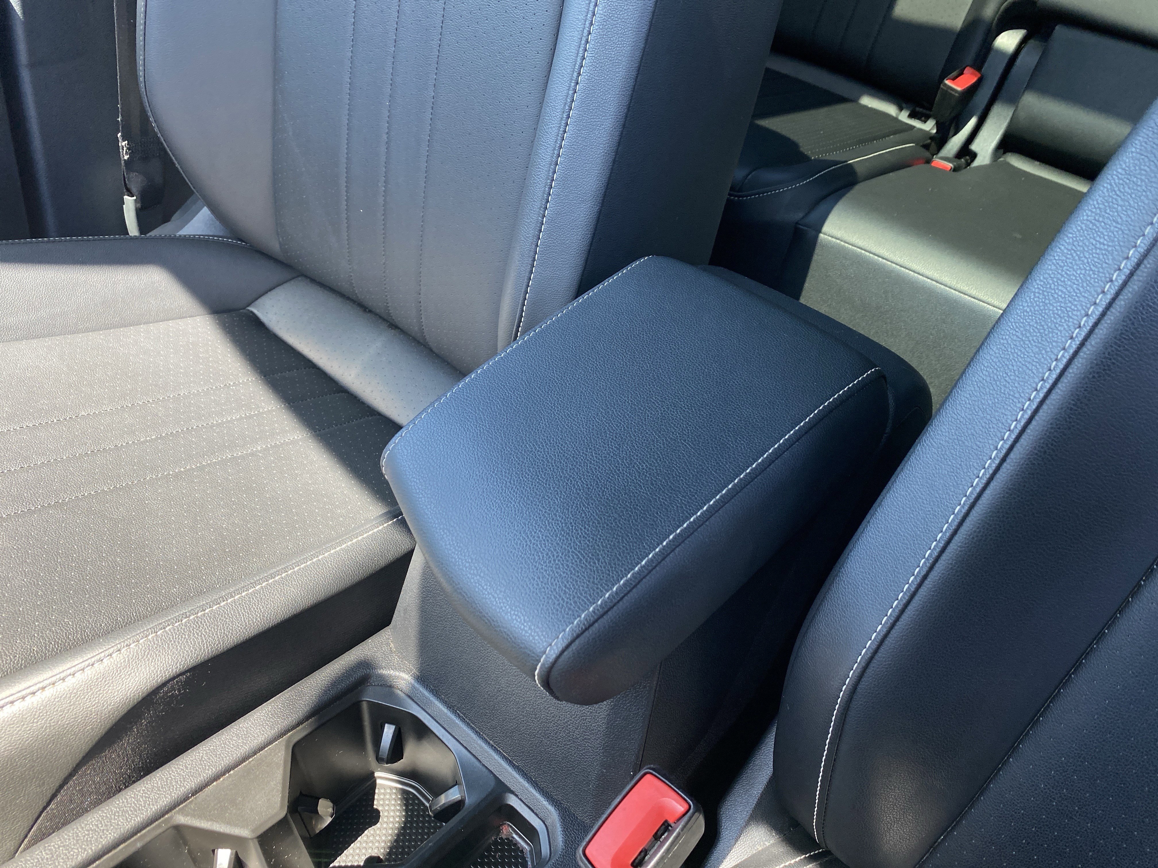 Used 2023 Volkswagen Tiguan SE R-Line FWD image 44