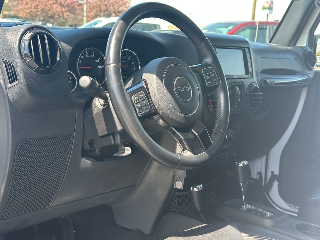 Used 2015 Jeep Wrangler Unlimited Sahara AWD/4WD image 19