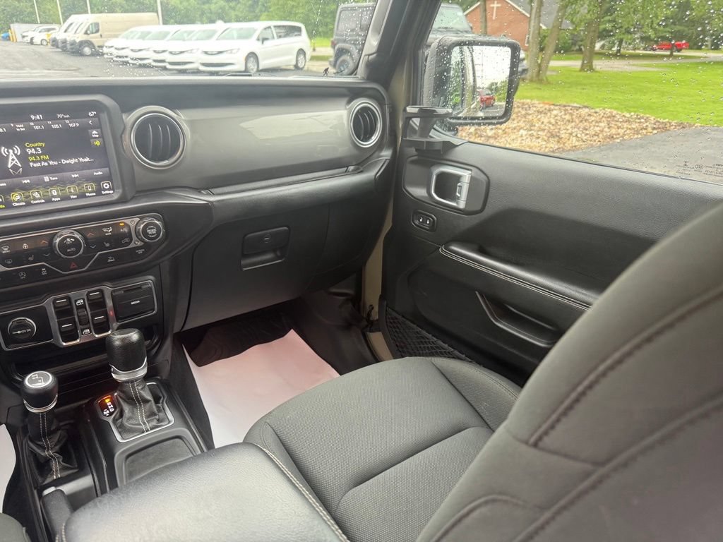 Certified 2020 Jeep Gladiator Overland AWD/4WD image 50