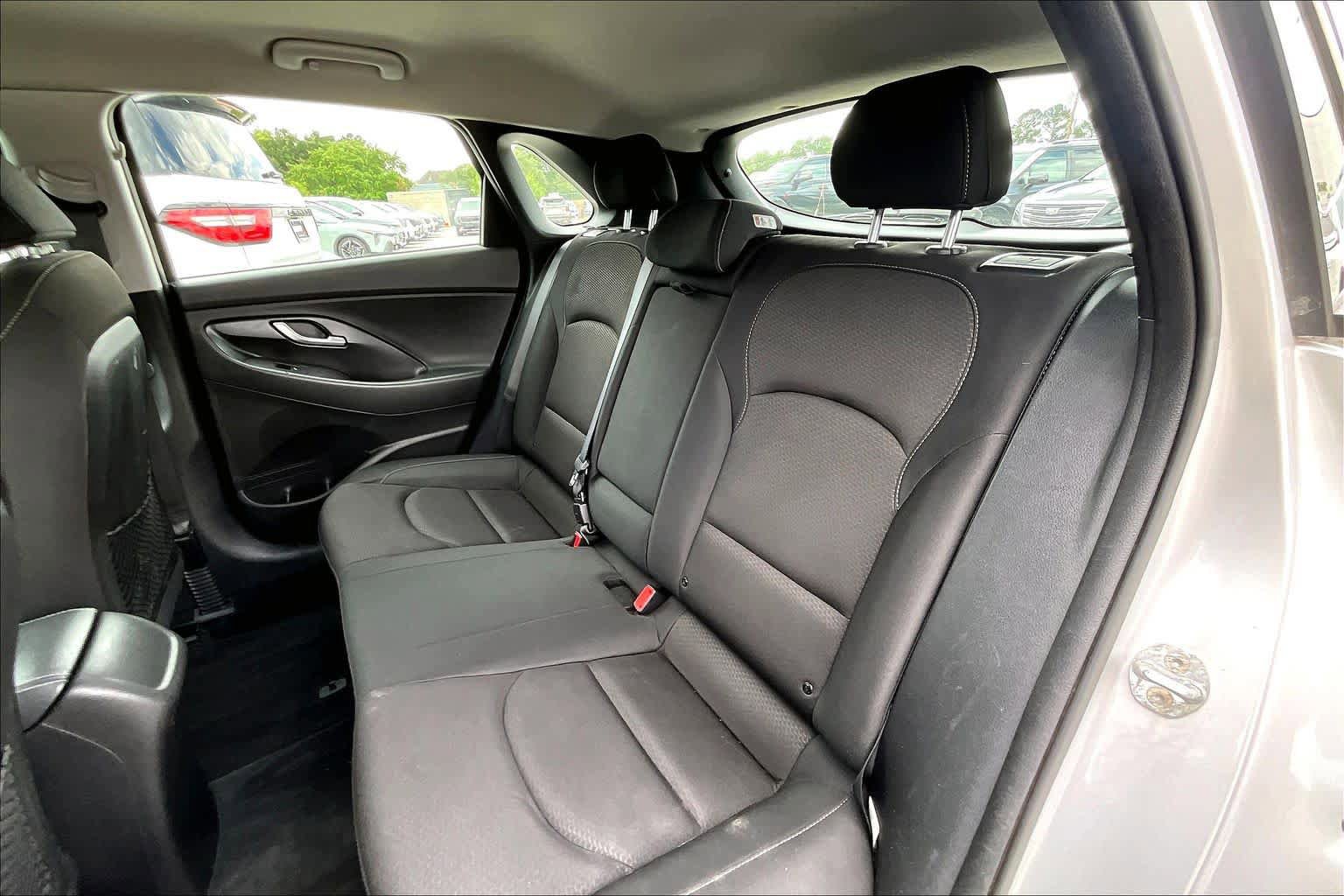 Used 2018 Hyundai Elantra GT w/ Style Package 02 FWD image 18