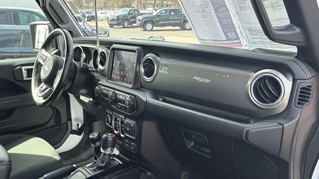 Used 2019 Jeep Wrangler Unlimited Sahara image 28