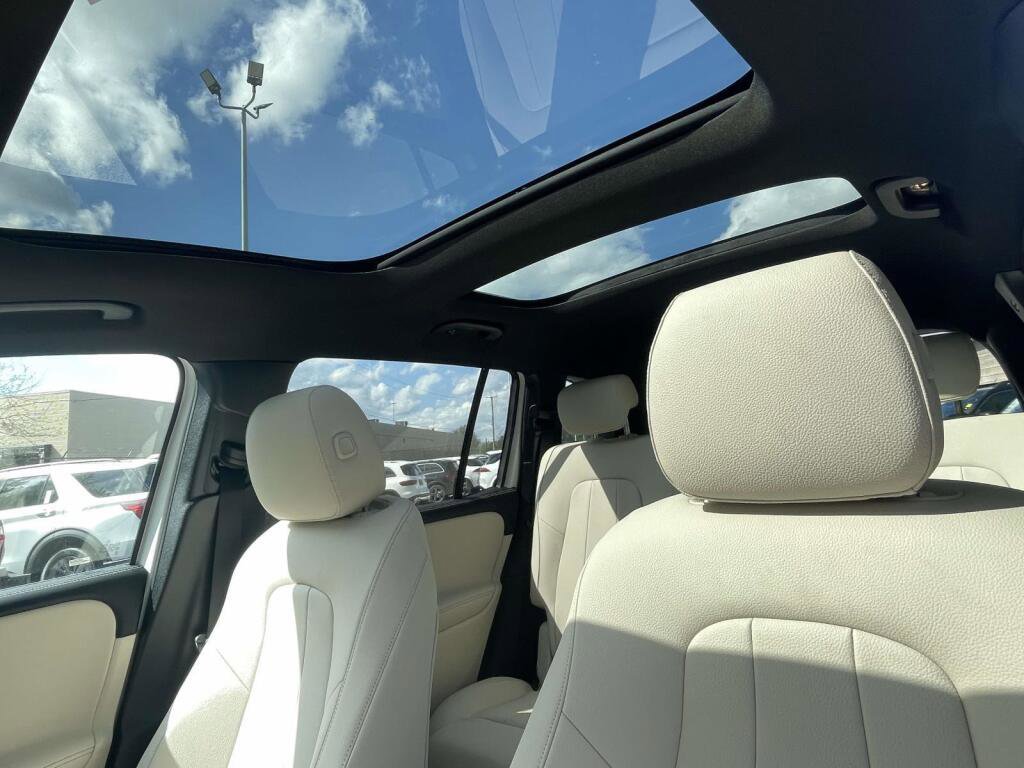 New 2026 Mercedes-Benz GLB 250 4MATIC image 5