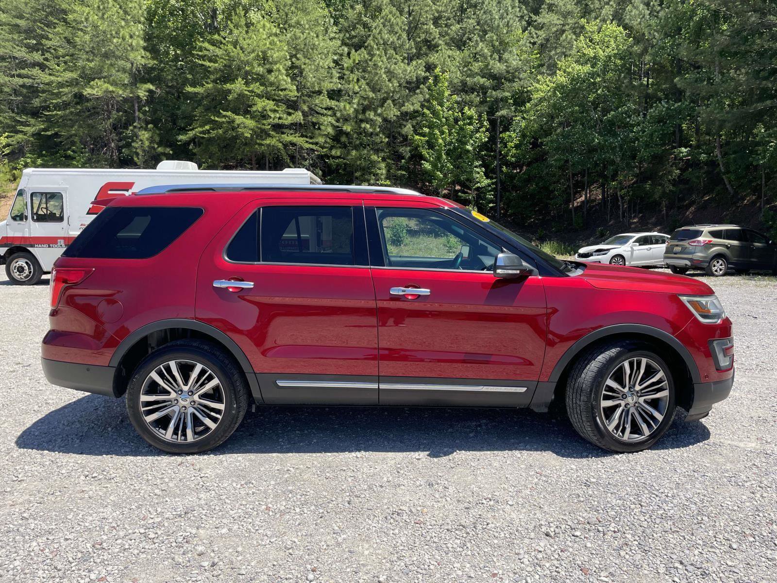 Used 2017 Ford Explorer Platinum AWD/4WD image 22