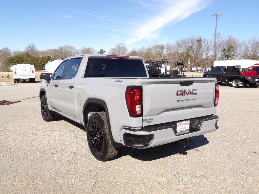Used 2025 GMC Sierra 1500 Pro w/ Graphite Edition AWD/4WD image 5