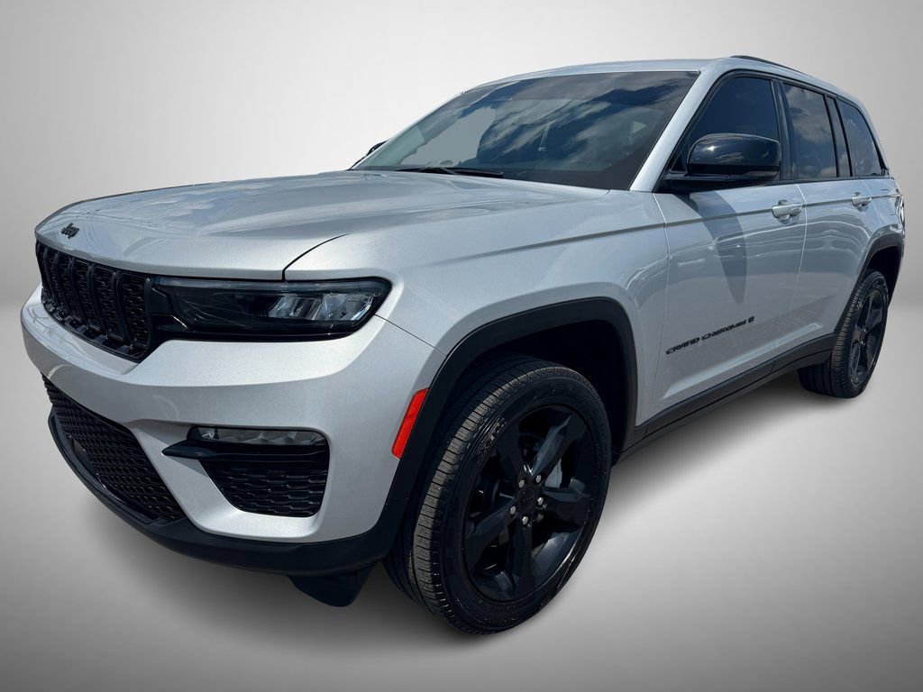 Used 2024 Jeep Grand Cherokee Limited w/ Black Appearance Package image 2