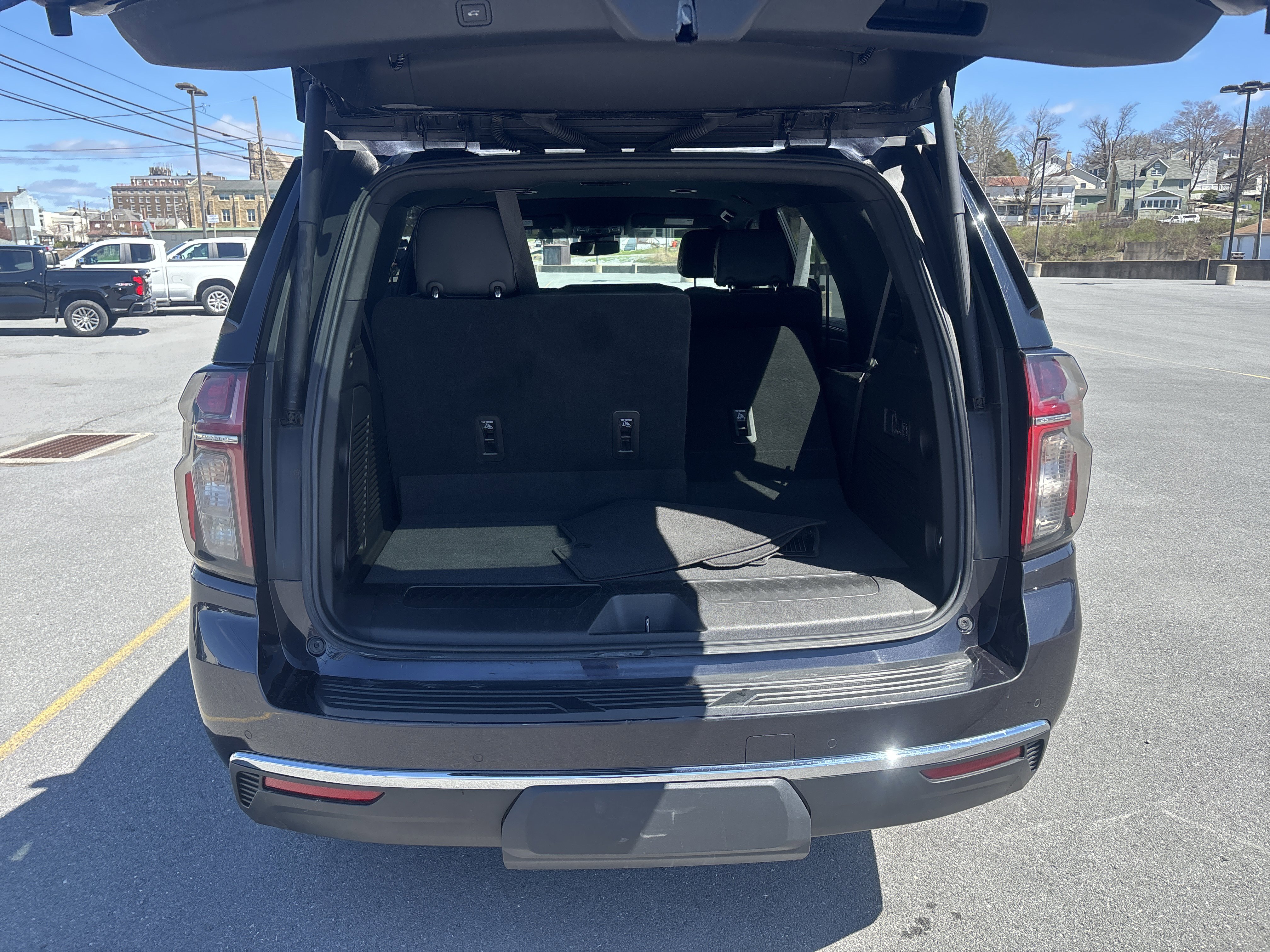 Used 2023 Chevrolet Tahoe LT w/ Luxury Package video 5