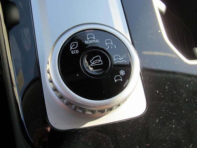 New 2025 Mitsubishi Outlander SE image 22