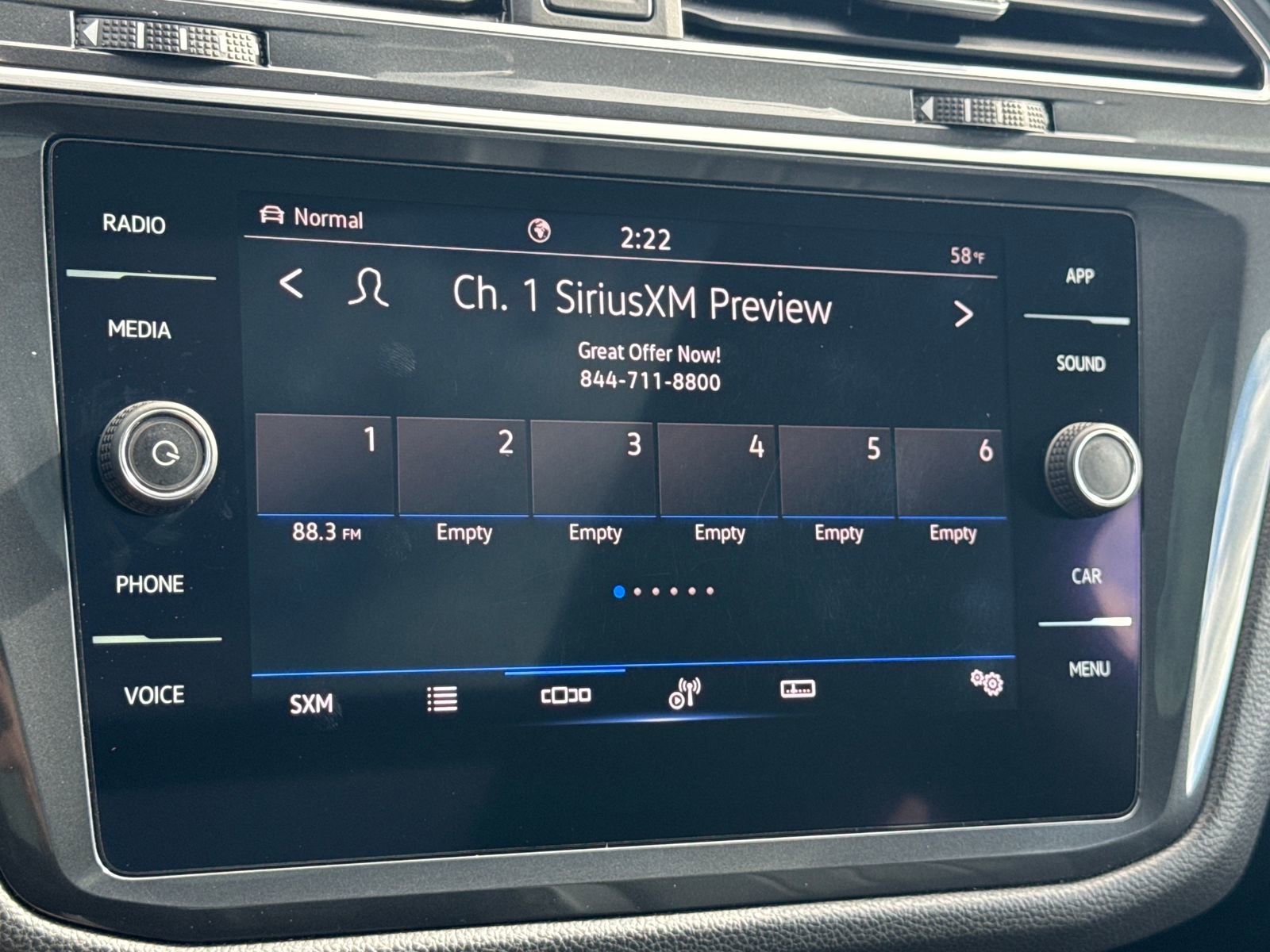 Certified 2022 Volkswagen Tiguan SE R-Line image 27