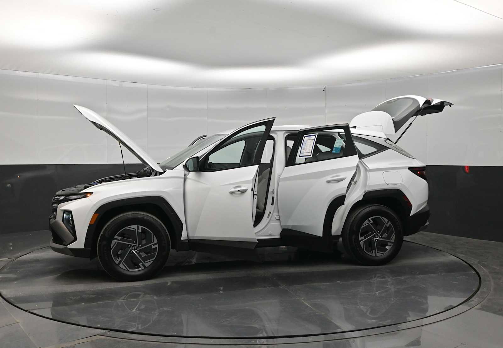 Used 2026 Hyundai Tucson Blue SE w/ Tow & Go Package AWD/4WD image 43