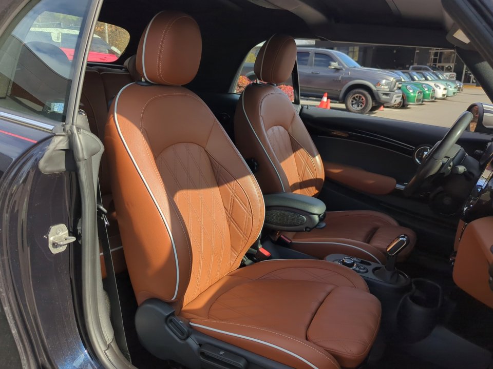 Used 2022 MINI Cooper S w/ Driver Assistance Package image 28