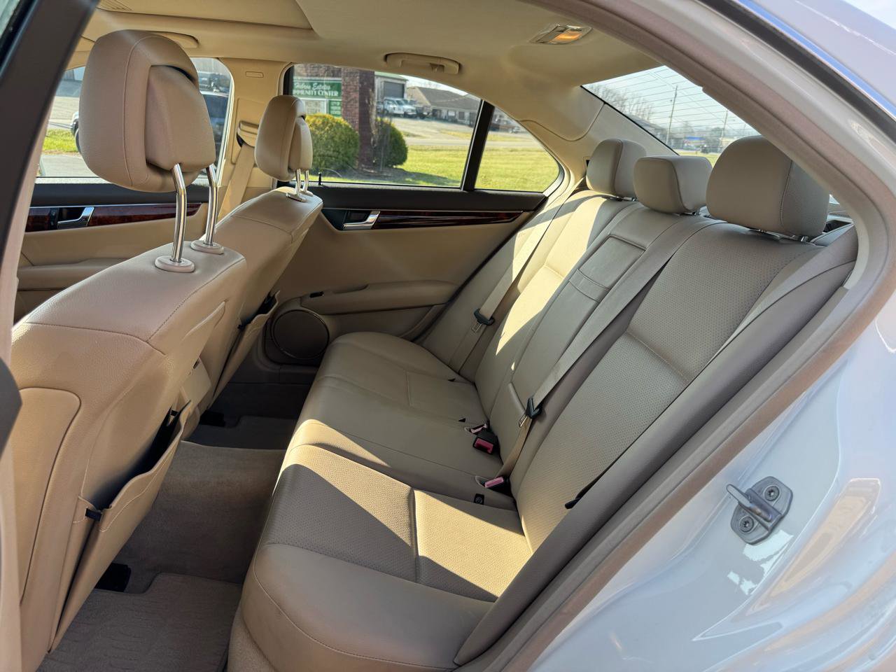 Used 2010 Mercedes-Benz C 300 Sedan image 18