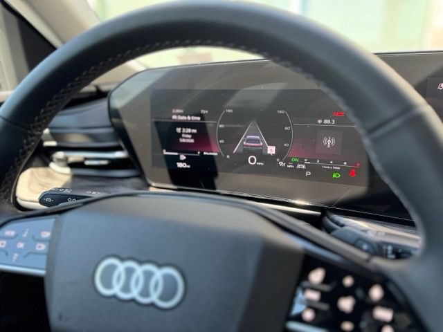 Certified 2025 Audi Q5 Premium AWD/4WD image 12