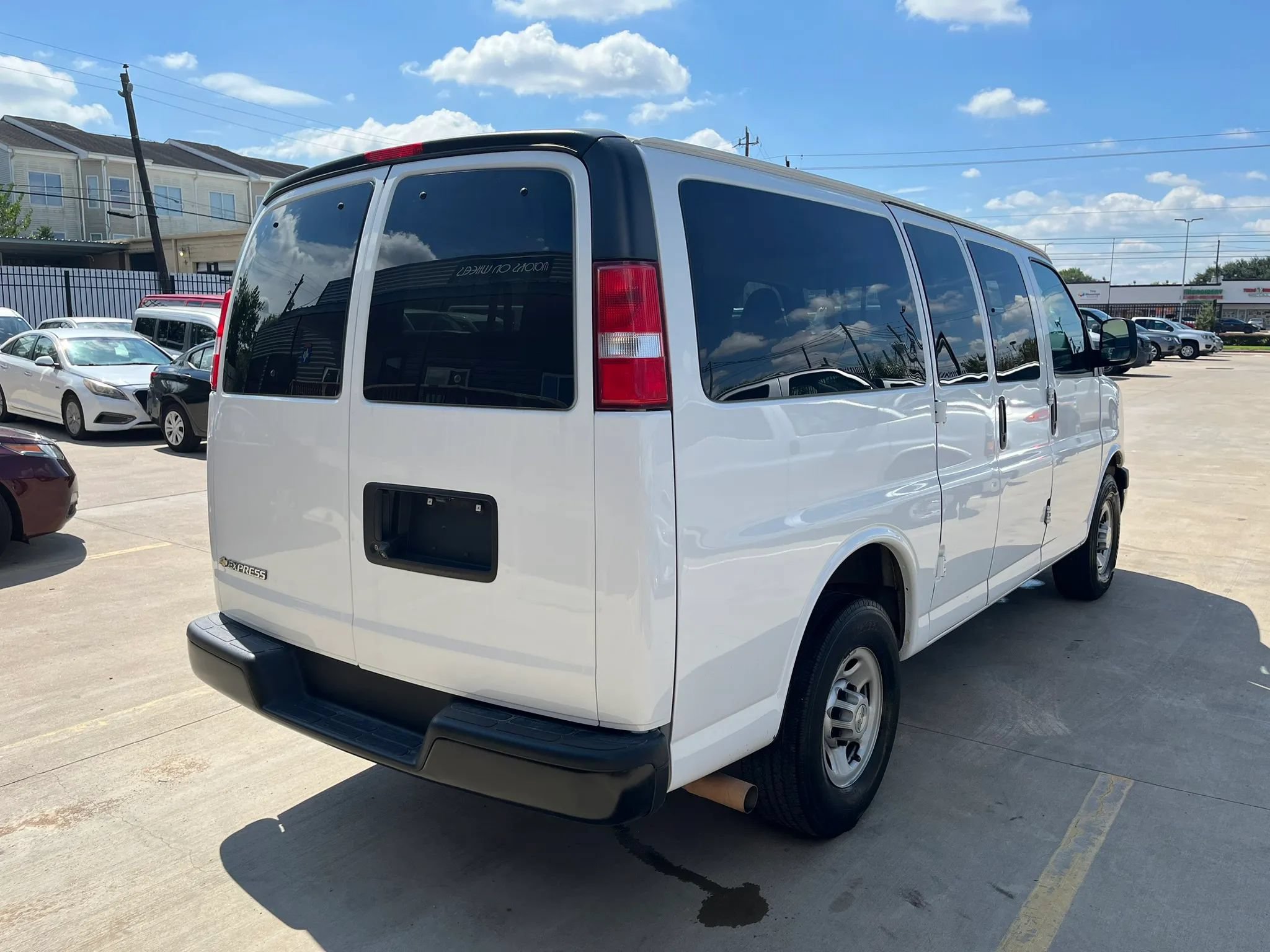 Used 2020 Chevrolet Express 2500 LS w/ Driver Convenience Package RWD image 8