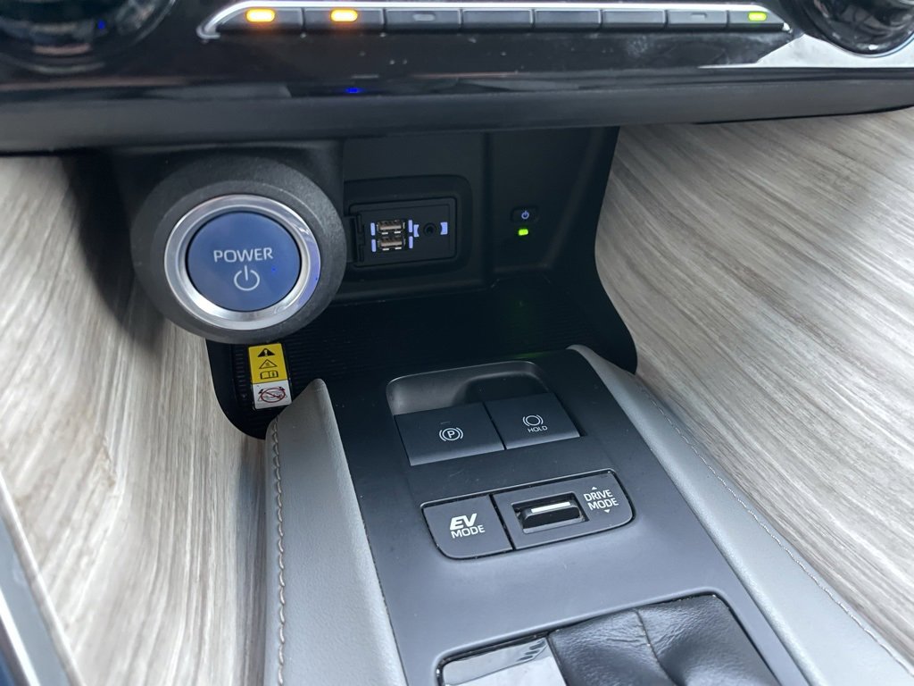 Used 2021 Toyota Venza XLE image 12