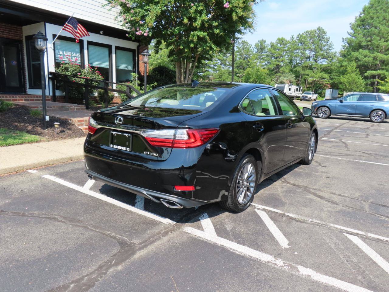 Used 2018 Lexus ES 350 w/ Premier Package FWD image 8