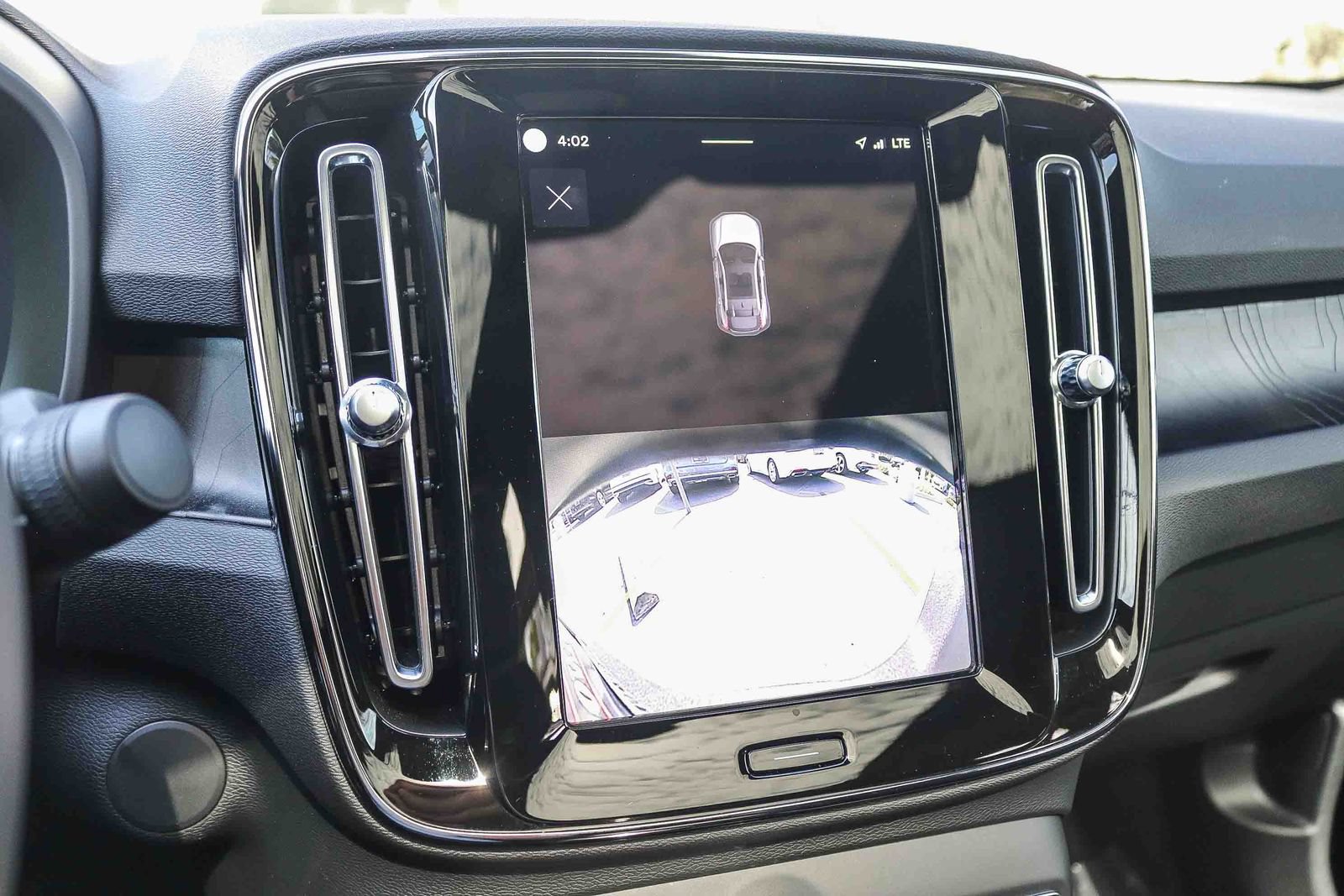 Used 2023 Volvo C40 P8 Recharge Plus AWD/4WD image 28