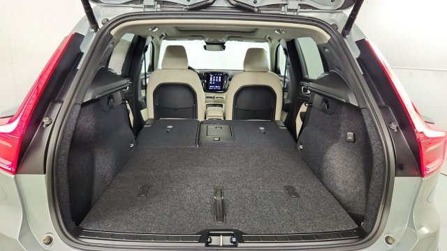 New 2026 Volvo XC40 B5 Plus w/ Protection Package Premier AWD/4WD image 41